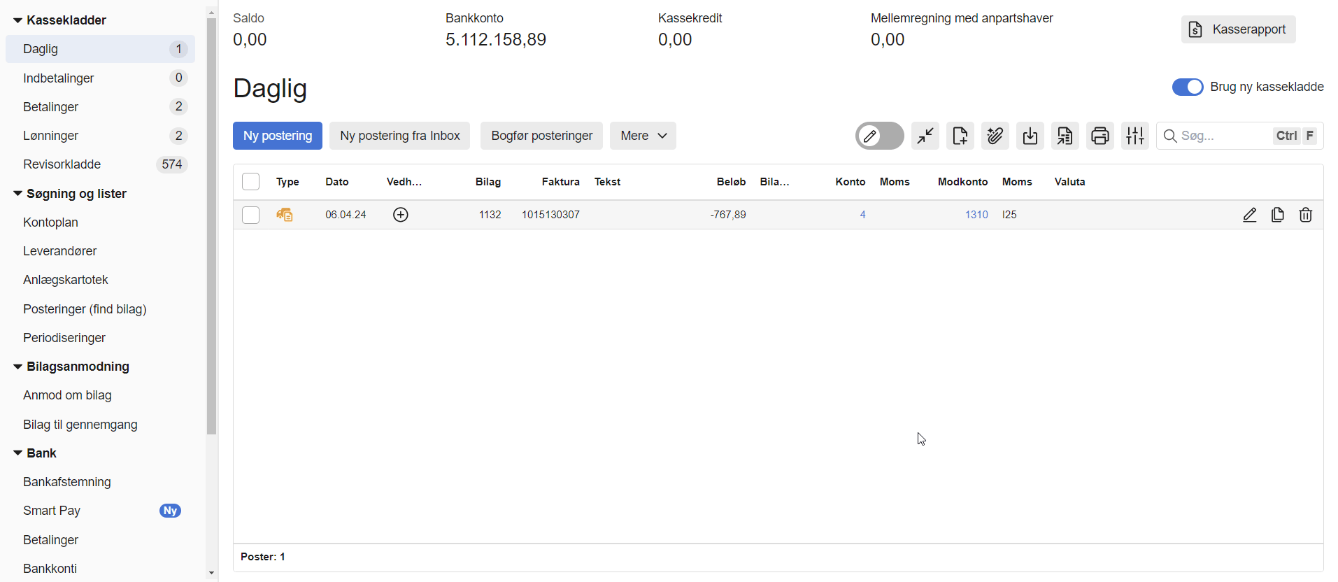 Viser plus-ikonet på en posteringslinje i kassekladden – bruges til at vedhæfte et bilag til posteringen.