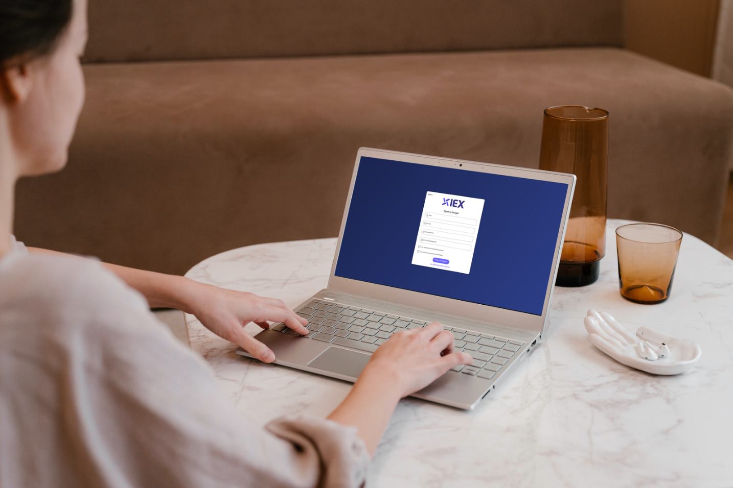 App screenshot: Shopify