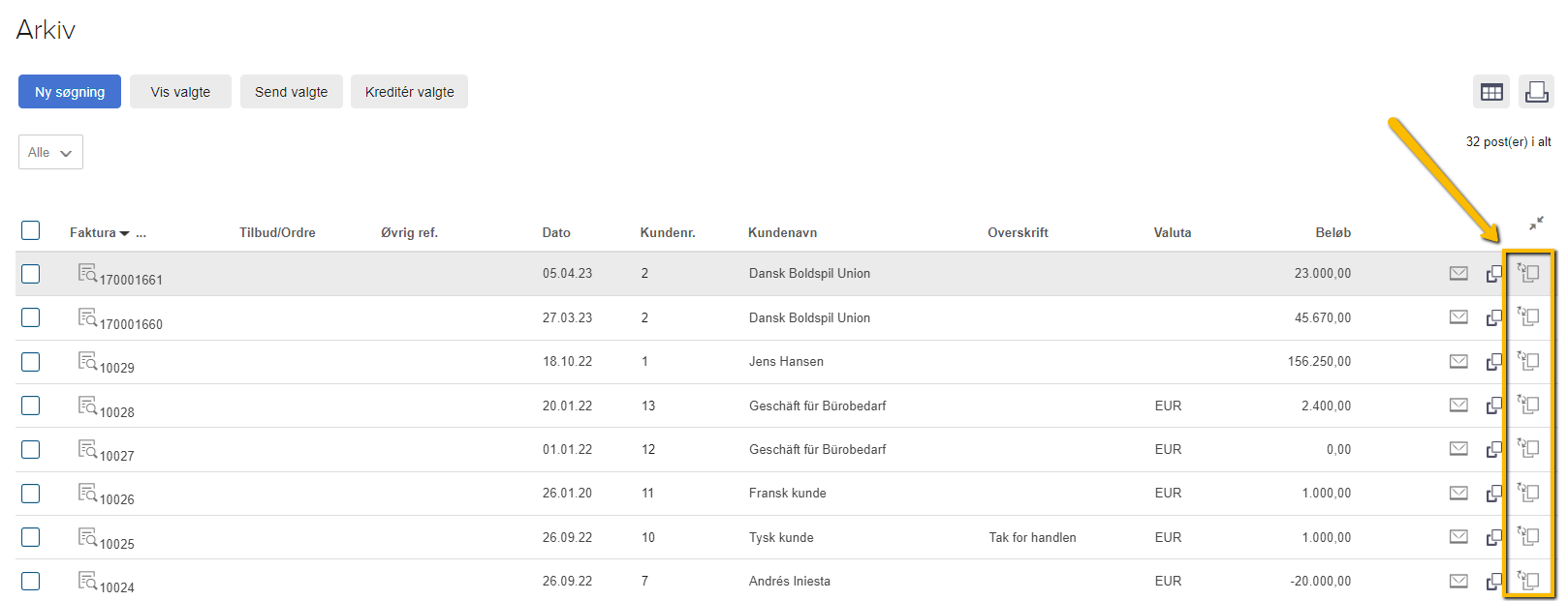 Viser "Kopiér og vend"-ikonet i Arkiv – bruges til at oprette en kreditnota ud fra en faktura.