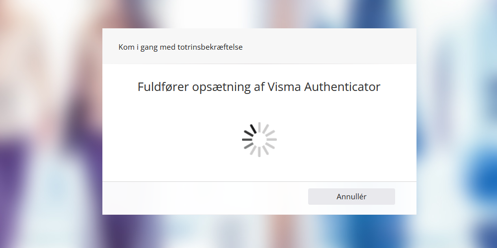 Viser indlæsningsikon i opsætning af Visma Authenticator – bruges til at vise brugeren, at opsætningen af totrinsbekræftelse fuldføres.