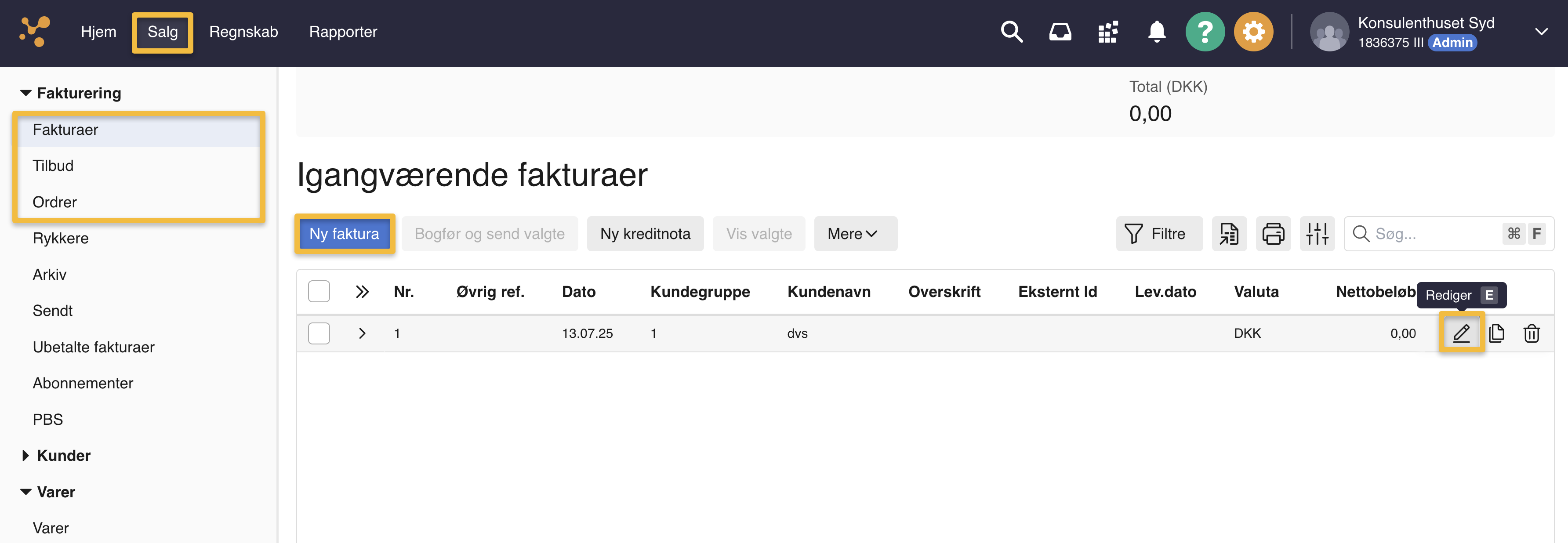 Viser oprettelse eller redigering af en faktura i salgsmodulet – bruges til at tilgå fakturaen for at tilføje dimensioner.