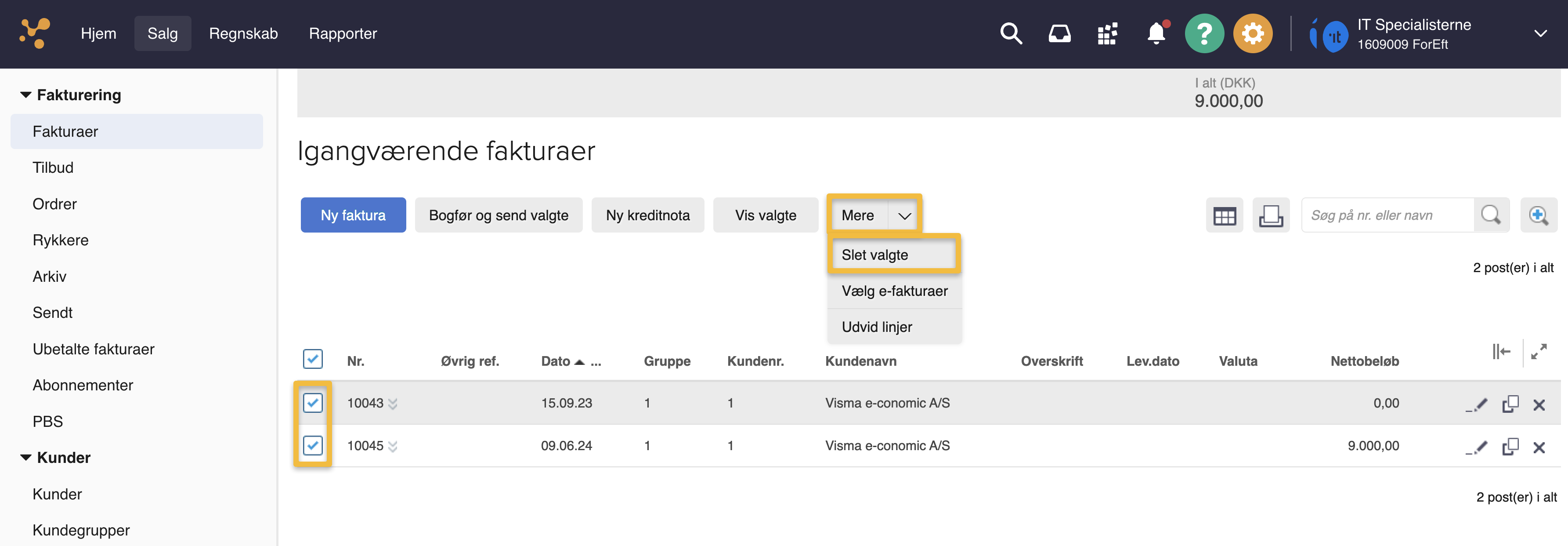 Viser knappen "Slet valgte" i Mere-menuen i fakturaoversigten – bruges til at slette flere fakturaer på én gang.